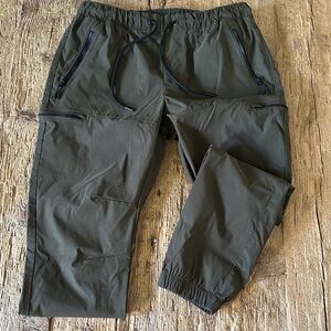 Benjamin black lounge Olive Green Men's Pants size medium.   E